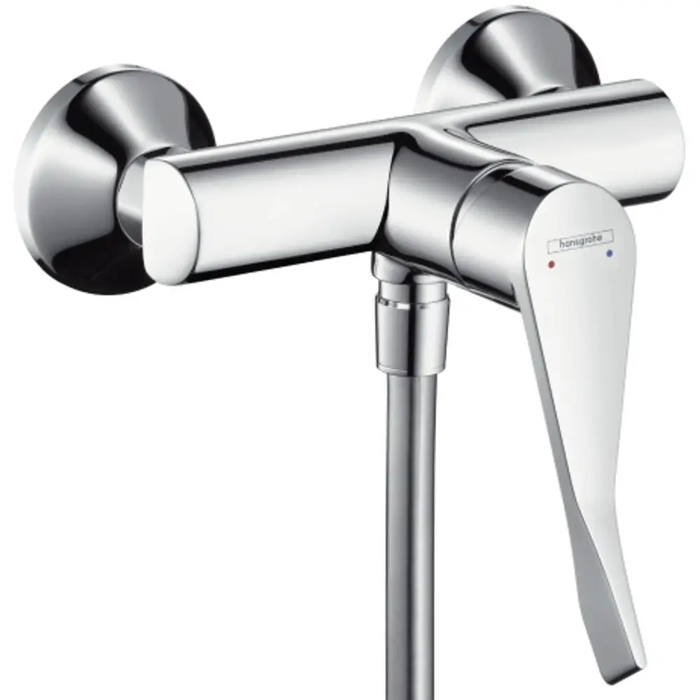 Hansgrohe Einhebel-Brausemischer in Chrom mit einem langen Griff. Montage erfolgt direkt auf der Wand. Entworfen für die Steuerung von Wassertemperatur und -fluss.